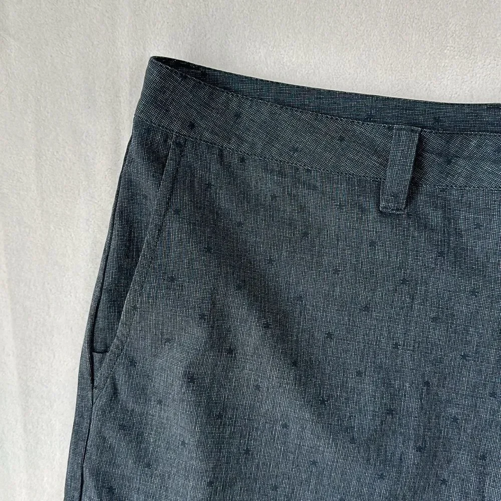 Travis Mathew Golf Shorts Men's Grey/blue/black Tonal Print‎ Size 38